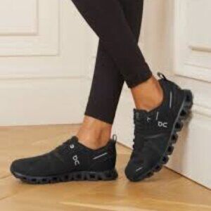 On Running Women Athletic Shoes Size 9